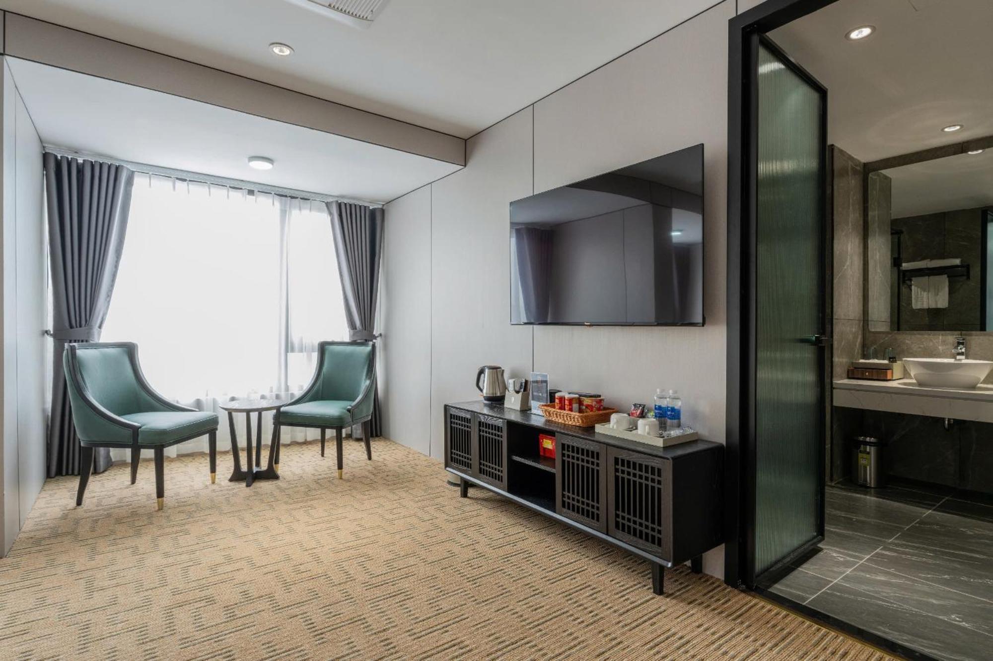 International Hotel 3*
