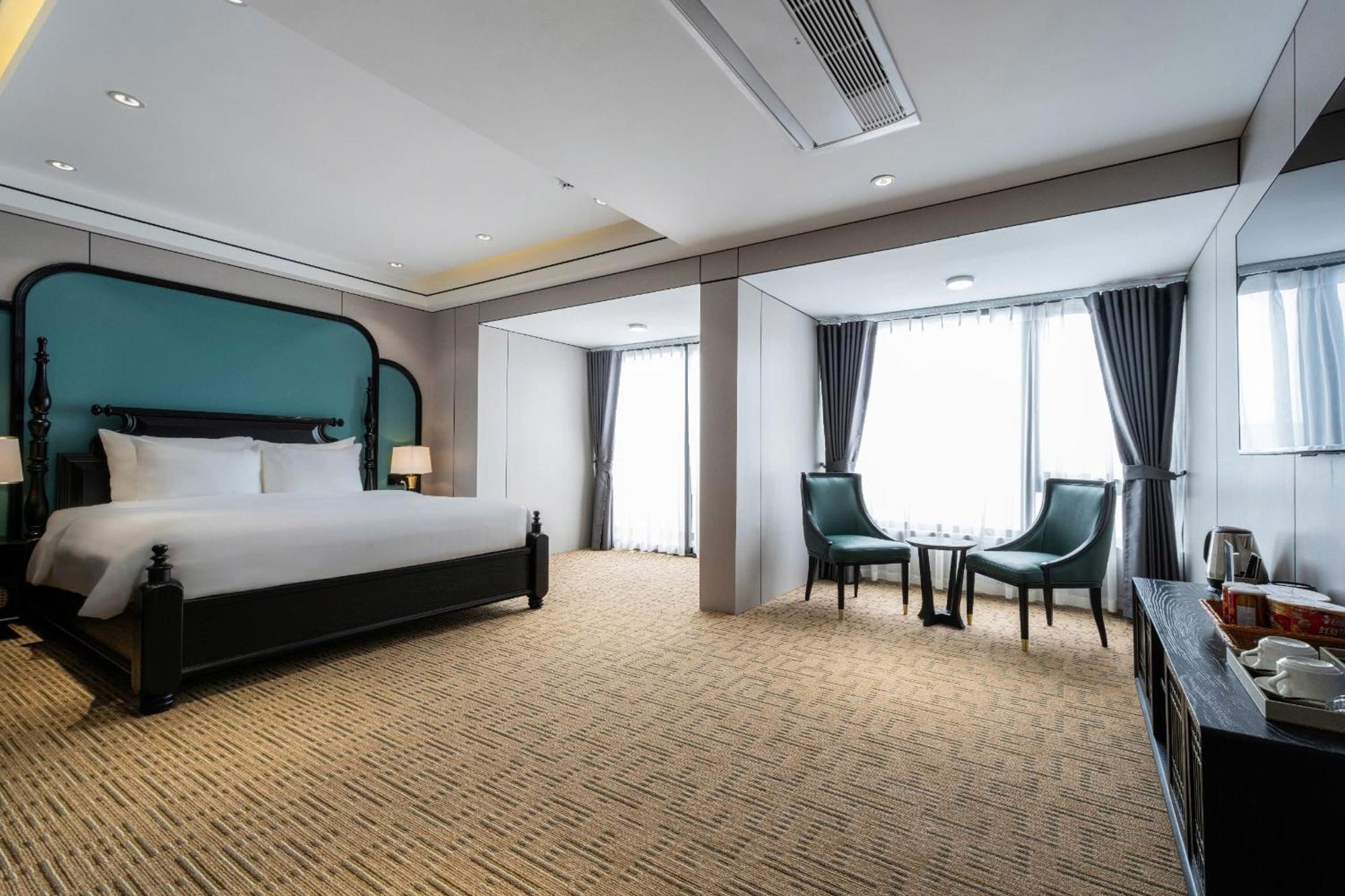 Hotel International