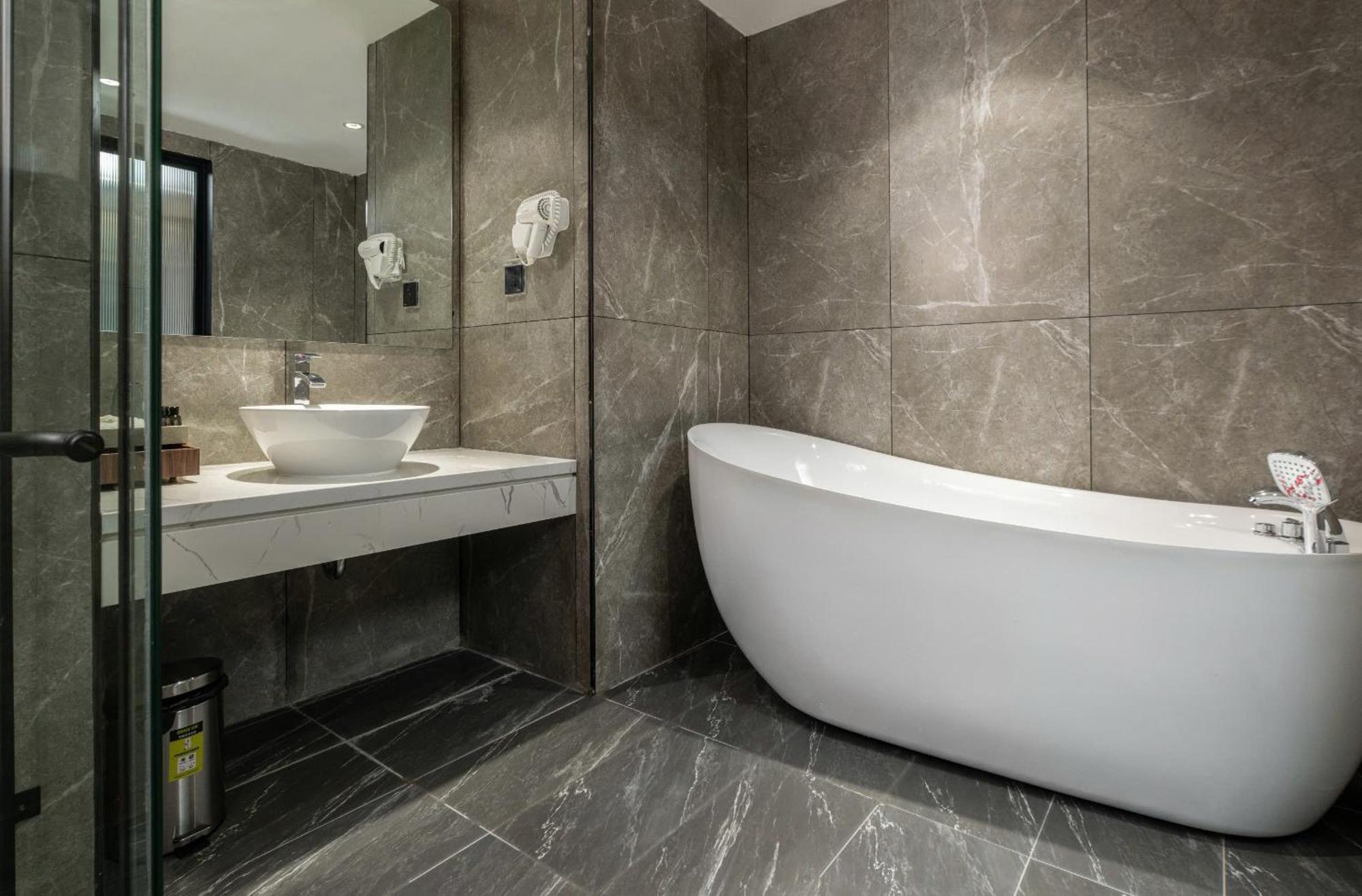 International Hotel 3*